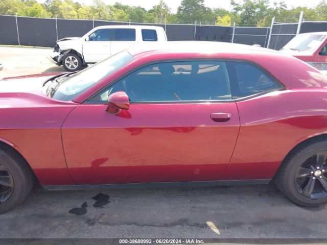 2C3CDZAG8JH123841 Dodge Challenger Sxt