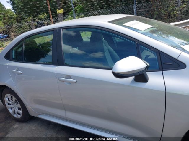 5YFEPMAE0NP390260 Toyota COROLLA LE