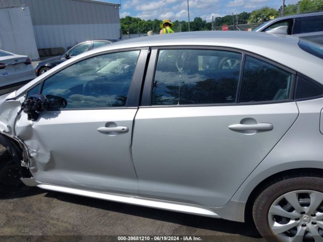 5YFEPMAE0NP390260 Toyota COROLLA LE