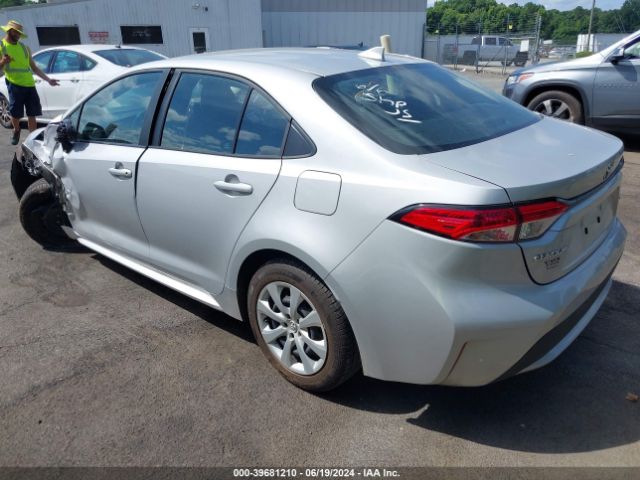 5YFEPMAE0NP390260 Toyota COROLLA LE