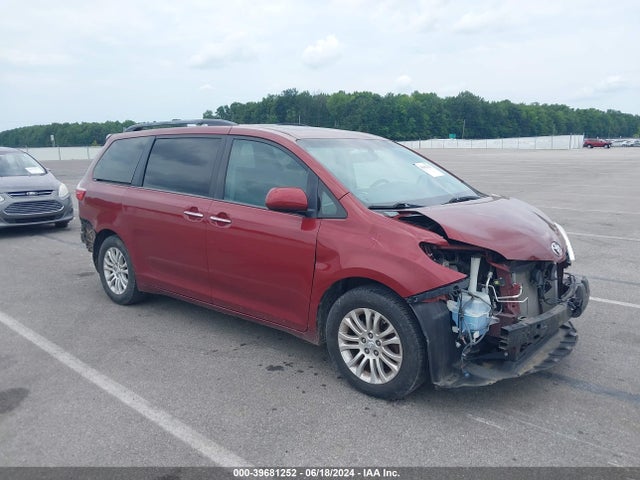 Toyota Sienna Xle 8 Passenger 2015 5TDYK3DC3FS592535 головне зображення
