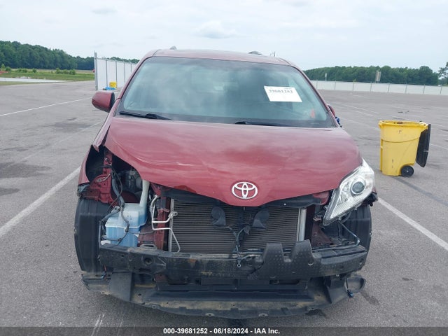 Toyota Sienna Xle 8 Passenger 2015 5TDYK3DC3FS592535 Image 13