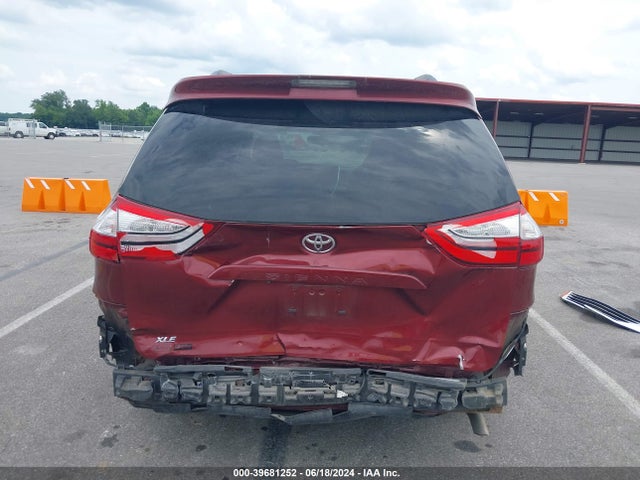 Toyota Sienna Xle 8 Passenger 2015 5TDYK3DC3FS592535 Image 17