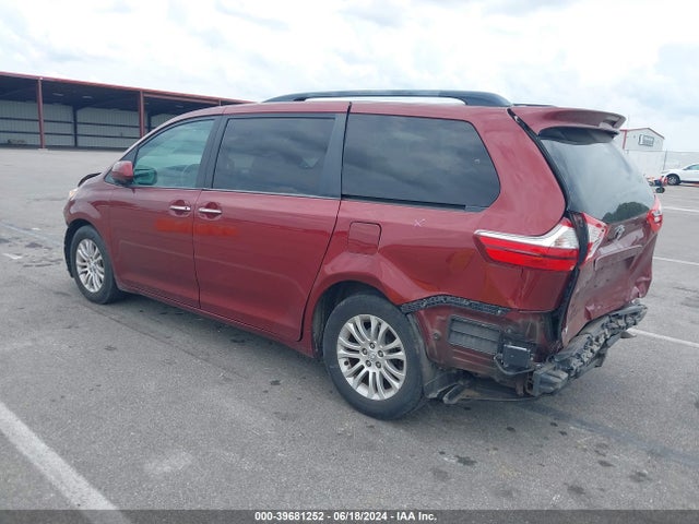 Toyota Sienna Xle 8 Passenger 2015 5TDYK3DC3FS592535 Image 3