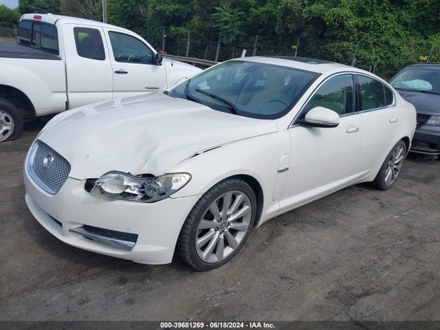2010 JAGUAR XF SAJWA0GB9ALR61406 Photo 1