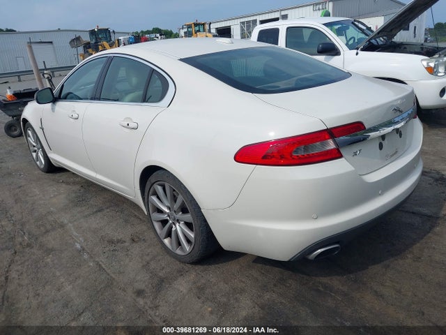2010 JAGUAR XF SAJWA0GB9ALR61406 Photo 2