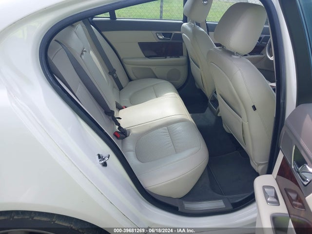2010 JAGUAR XF SAJWA0GB9ALR61406 Photo 7