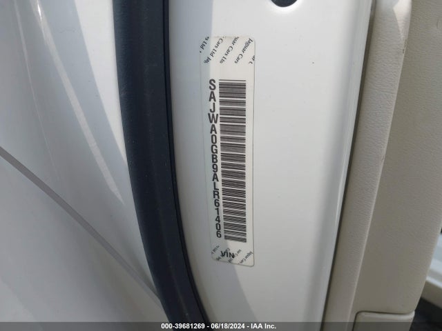 2010 JAGUAR XF SAJWA0GB9ALR61406 Photo 8