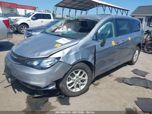 2C4RC1CGXLR190235 Chrysler Voyager Lx