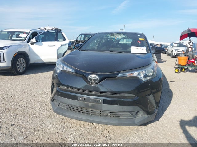 Toyota C-HR XLE 2018 NMTKHMBX2JR058630 Image 12