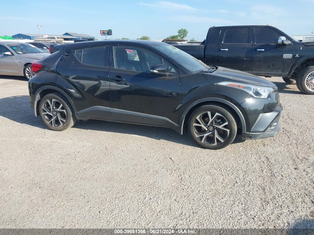 Toyota C-HR XLE 2018 NMTKHMBX2JR058630 Image 13
