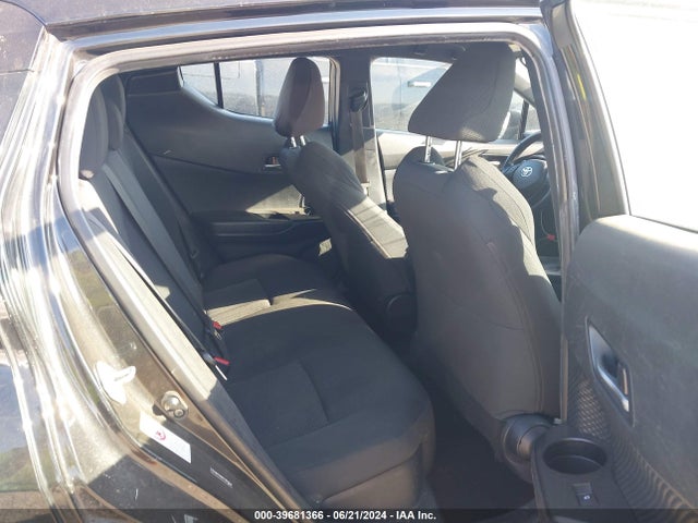 Toyota C-HR XLE 2018 NMTKHMBX2JR058630 Image 8