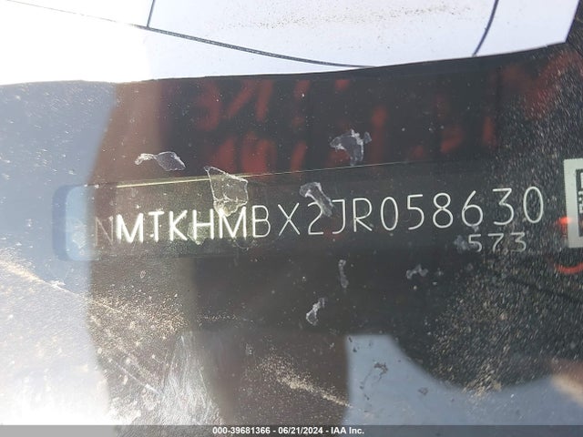 Toyota C-HR XLE 2018 NMTKHMBX2JR058630 Image 9