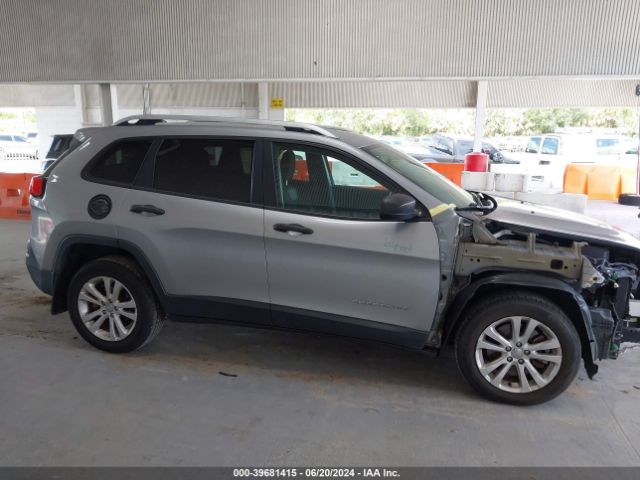 1C4PJLAB5FW620569 Jeep Cherokee Sport