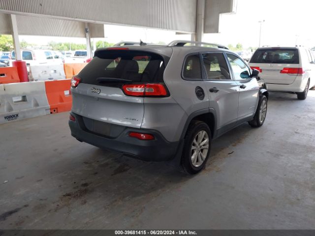1C4PJLAB5FW620569 Jeep Cherokee Sport