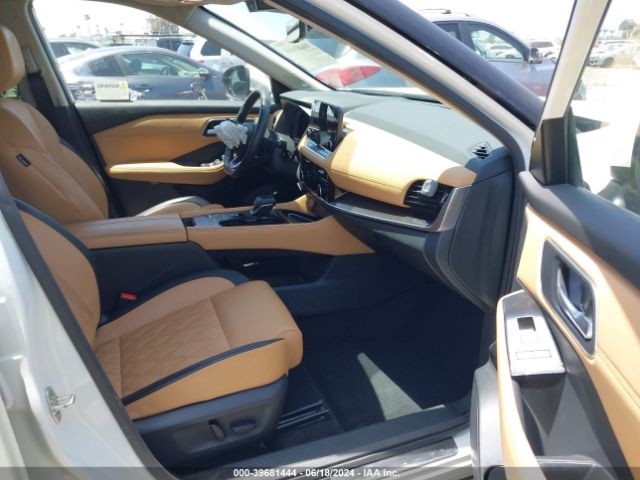 JN8BT3DC0PW103937 Nissan Rogue Platinum Fwd