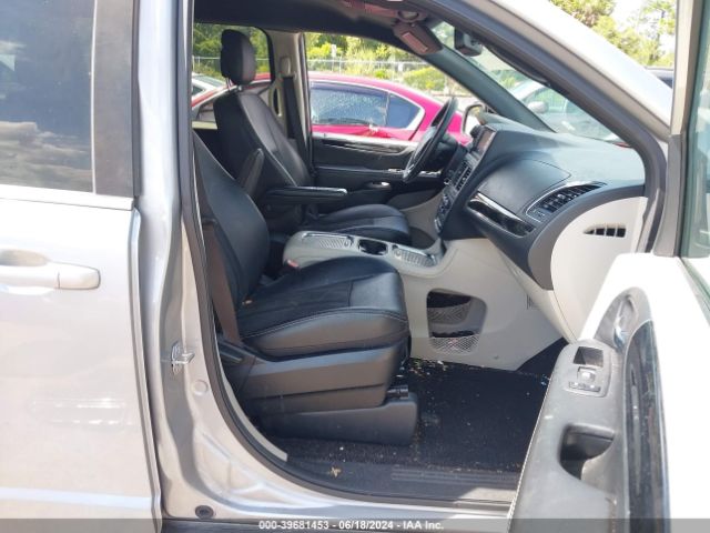 2C4RDGCG4KR742701 Dodge Grand Caravan Sxt