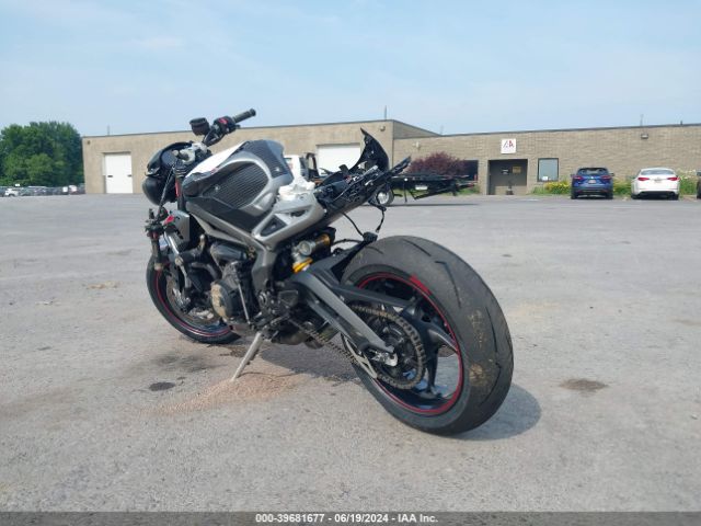 2020 TRIUMPH MOTORCYCLE STREET TRIPLE SMTA554S6LT975864 Photo 2