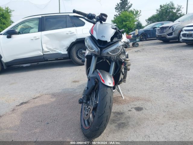 2020 TRIUMPH MOTORCYCLE STREET TRIPLE SMTA554S6LT975864 Photo 4