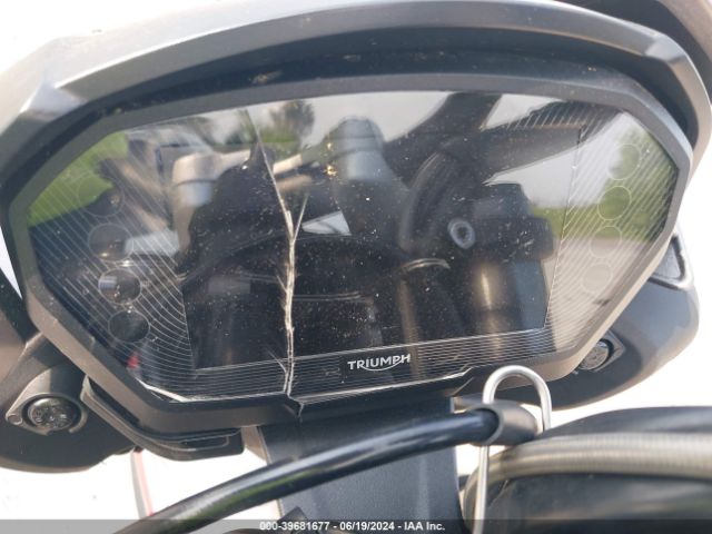 2020 TRIUMPH MOTORCYCLE STREET TRIPLE SMTA554S6LT975864 Photo 6