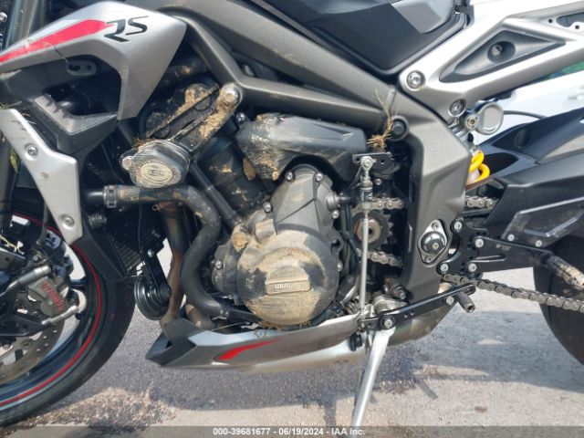 2020 TRIUMPH MOTORCYCLE STREET TRIPLE SMTA554S6LT975864 Photo 8