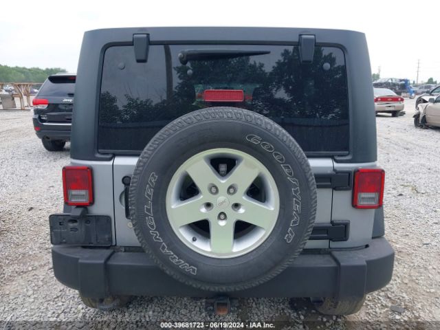 1C4BJWDG7GL114375 Jeep Wrangler Unlimited Sport