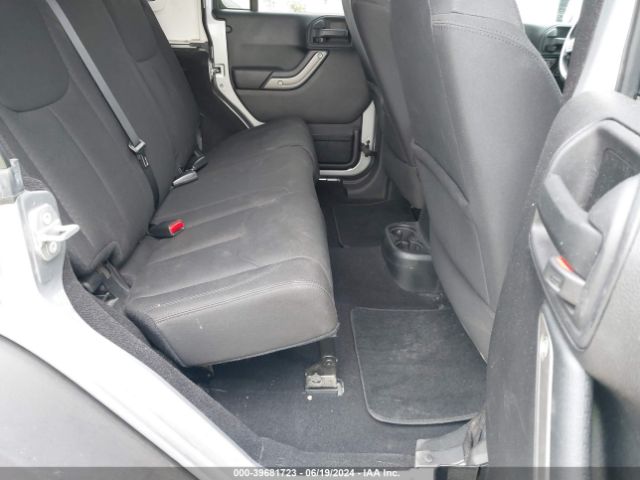 1C4BJWDG7GL114375 Jeep Wrangler Unlimited Sport