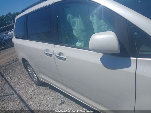 5TDYK3DC1FS654546 Toyota Sienna Xle 8 Passenger
