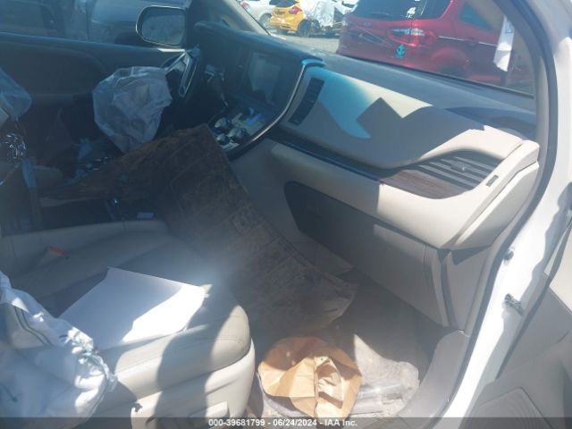 5TDYK3DC1FS654546 Toyota Sienna Xle 8 Passenger