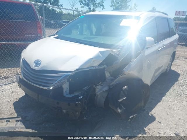 5TDYK3DC1FS654546 Toyota Sienna Xle 8 Passenger