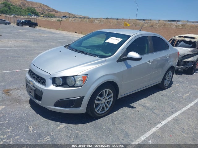 Chevrolet Sonic Lt Auto 2014 1G1JC5SH9E4233749 Image 2