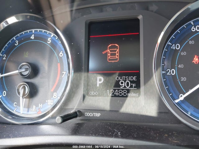 Toyota COROLLA LE 2018 5YFBURHE5JP824679 Image 15
