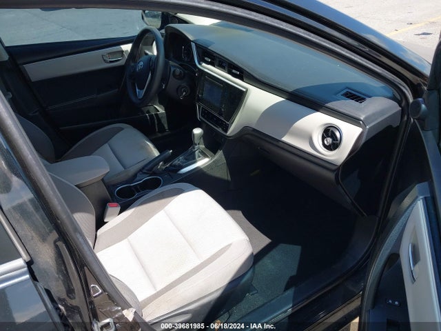 Toyota COROLLA LE 2018 5YFBURHE5JP824679 Image 5