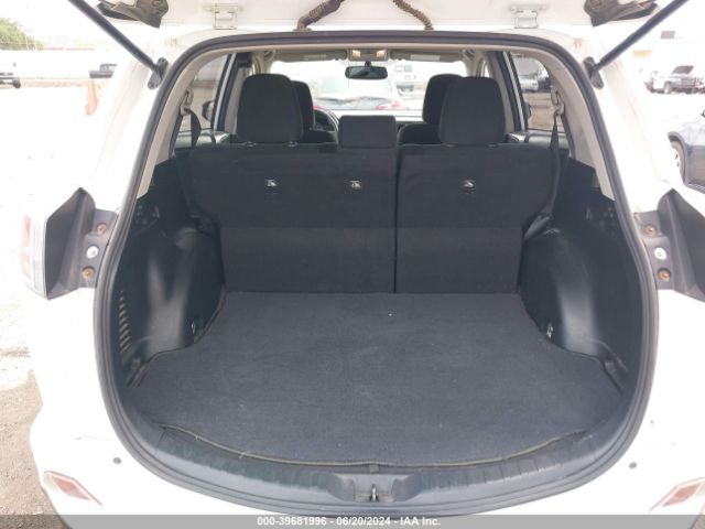 JTMZFREV2GJ094787 Toyota RAV4 LE