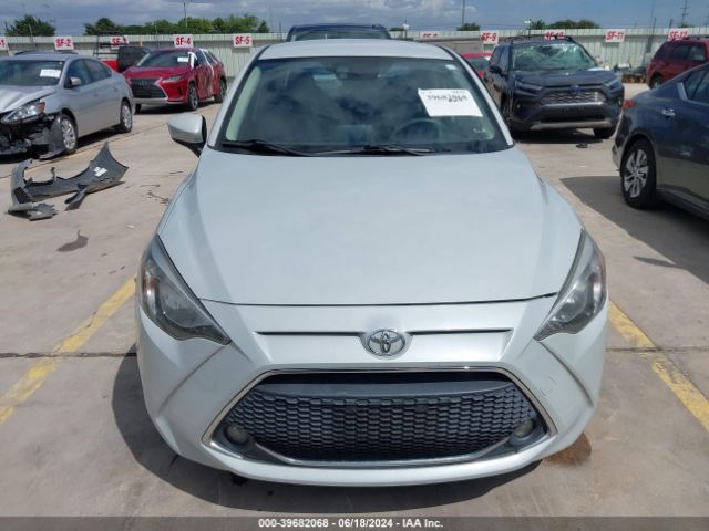 3MYDLBYV4KY512553 Toyota YARIS LE