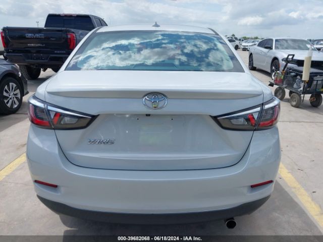 3MYDLBYV4KY512553 Toyota YARIS LE