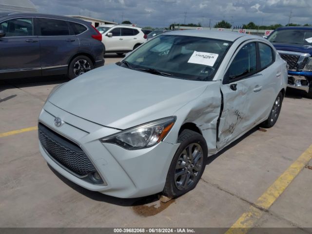 3MYDLBYV4KY512553 Toyota YARIS LE