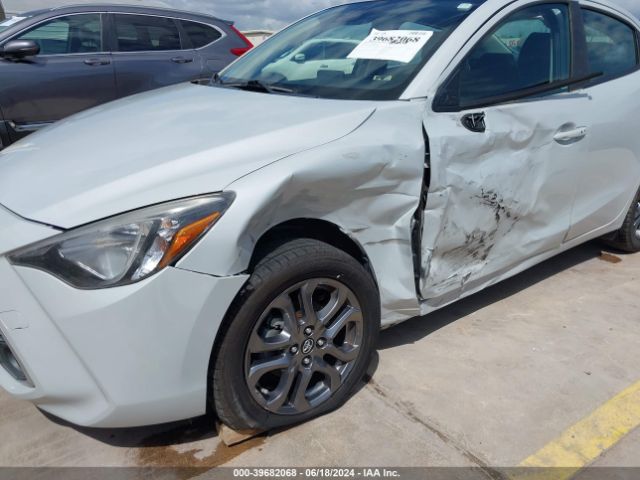 3MYDLBYV4KY512553 Toyota YARIS LE