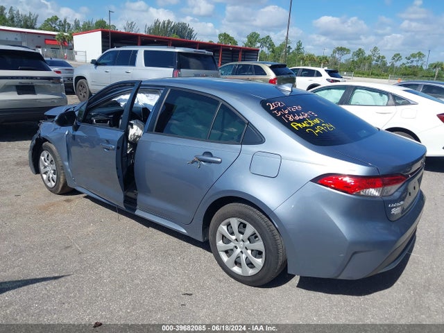 Toyota COROLLA LE 2021 JTDEPMAE5MJ186668 Image 3