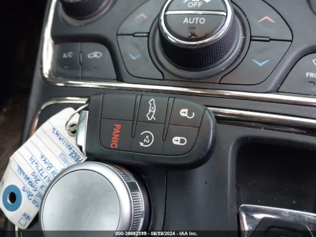 1C3CCCEG6FN727624 Chrysler 200 C