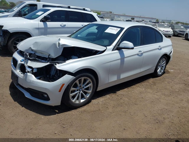 BMW 320i 2018 WBA8A9C58JAH14126 Image 2