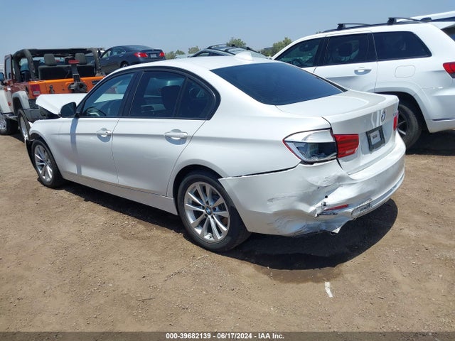 BMW 320i 2018 WBA8A9C58JAH14126 Image 3