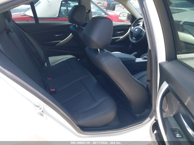 BMW 320i 2018 WBA8A9C58JAH14126 Image 8