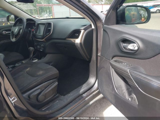 1C4PJLCB3FW791284 Jeep Cherokee Latitude