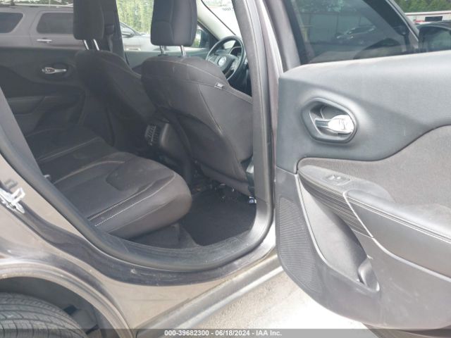 1C4PJLCB3FW791284 Jeep Cherokee Latitude