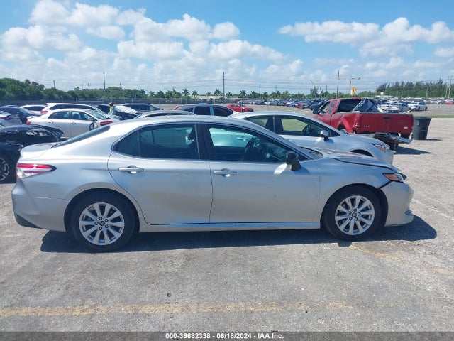 Toyota CAMRY LE 2018 4T1B11HKXJU085775 Image 13