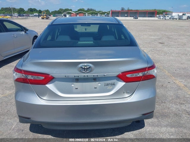 Toyota CAMRY LE 2018 4T1B11HKXJU085775 Image 16