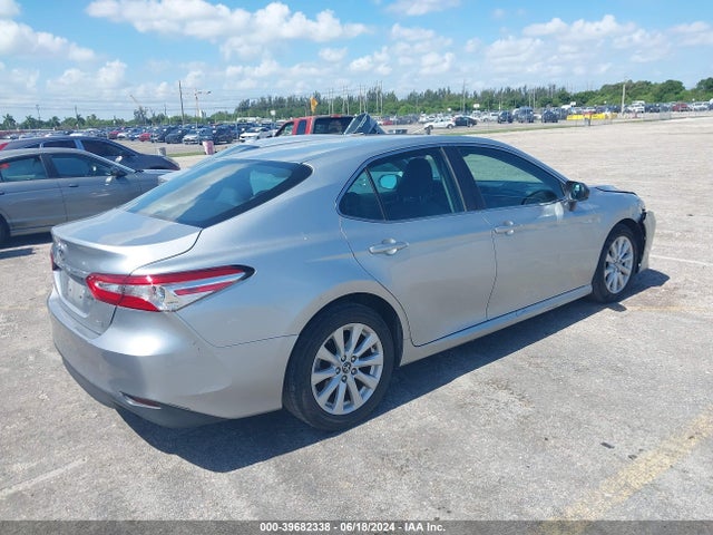 Toyota CAMRY LE 2018 4T1B11HKXJU085775 Image 4