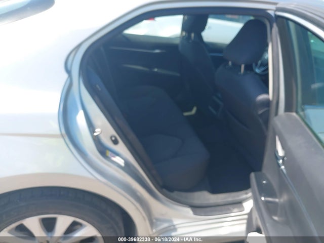 Toyota CAMRY LE 2018 4T1B11HKXJU085775 Image 8