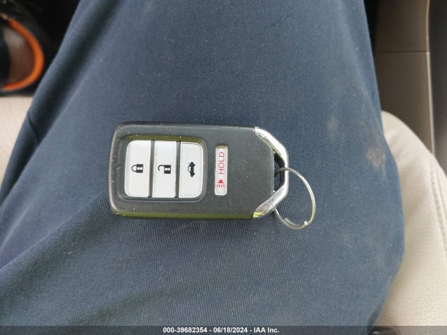 39682354 :رقم المزاد ، 1HGCR2F87EA196341 vin ، 2014 Honda Accord Ex-l مزاد بيع
